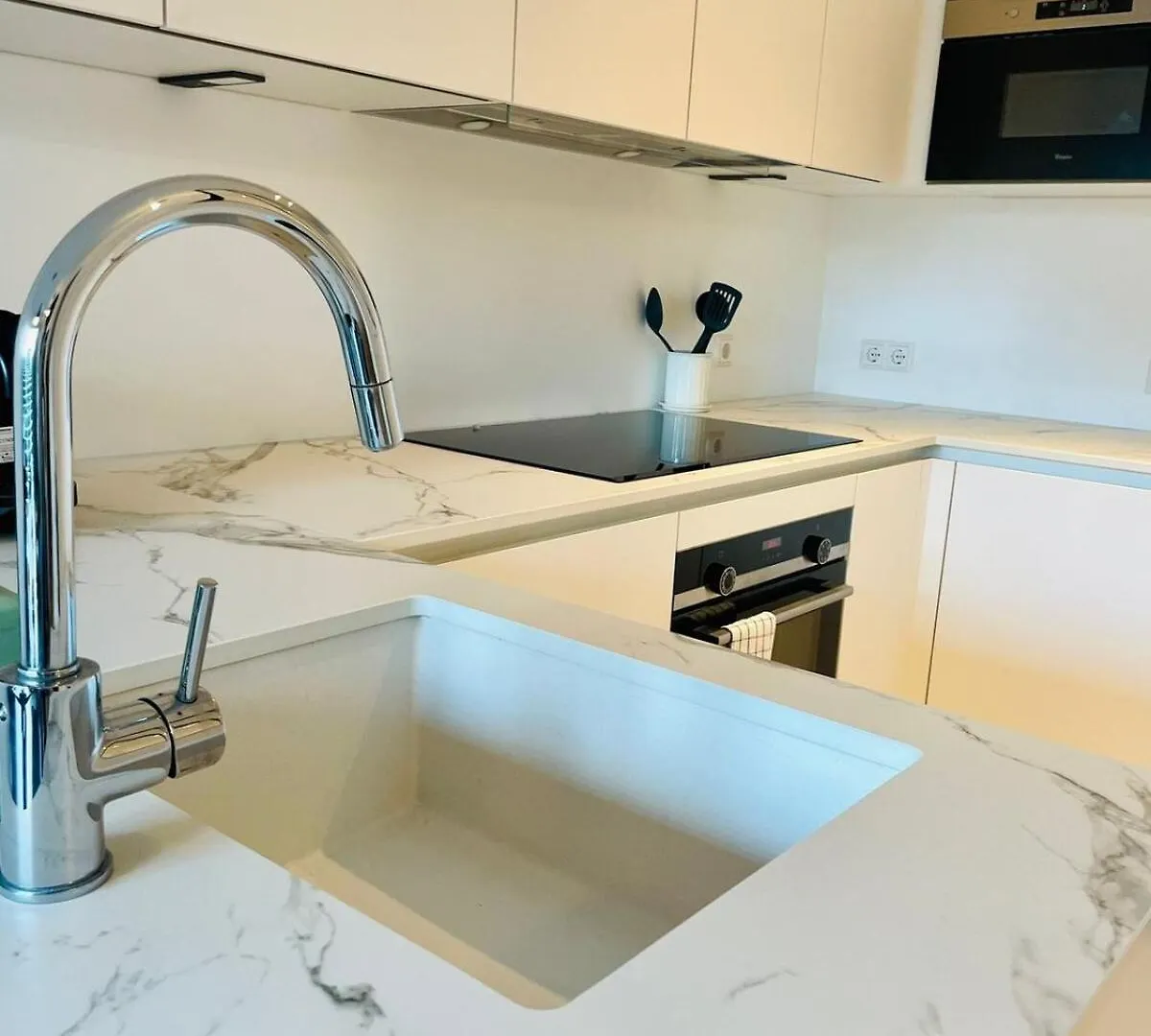 Apartament Beautiful One Bedroom In Center W Terrace & Parking Luksemburg