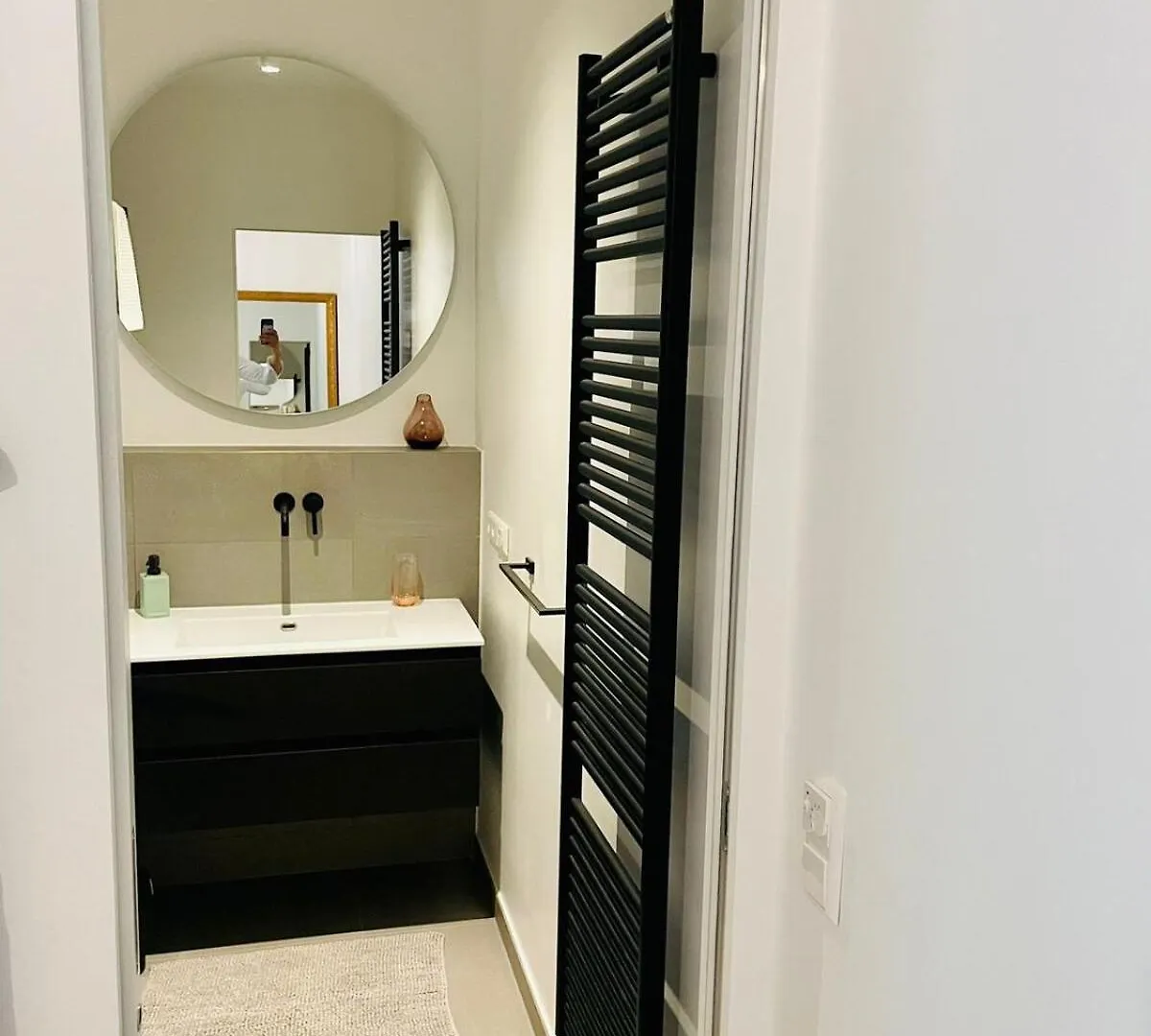 Beautiful One Bedroom In Center W Terrace & Parking Luksemburg Luksemburg