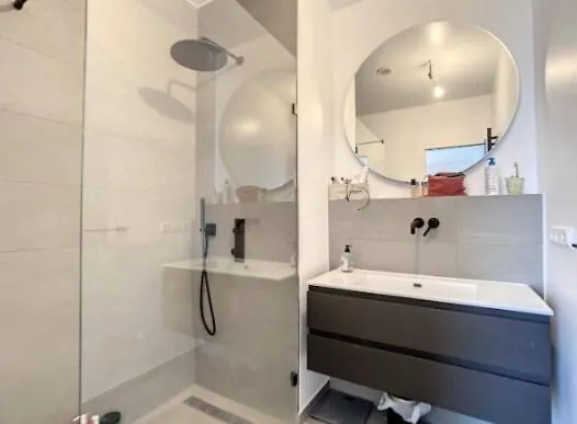 Beautiful One Bedroom In Center W Terrace & Parking Lucembursko Apartmán